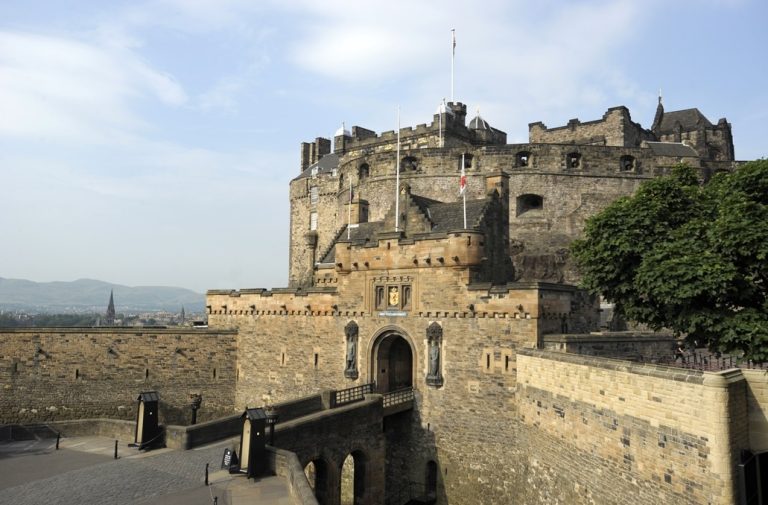 Edinburgh Castle - Europe's Castles