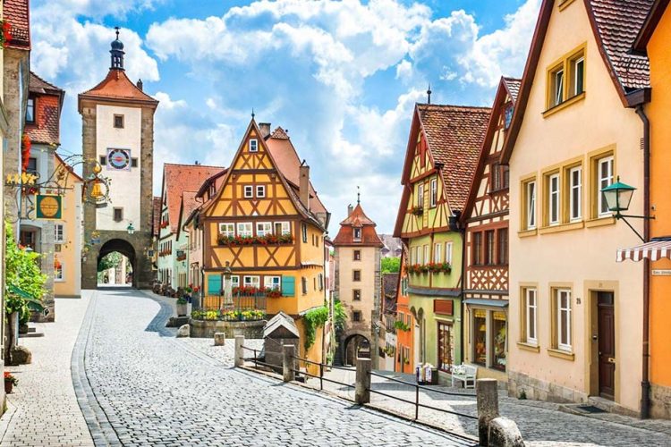 Exploring the medieval charm of Rothenburg ob der Tauber