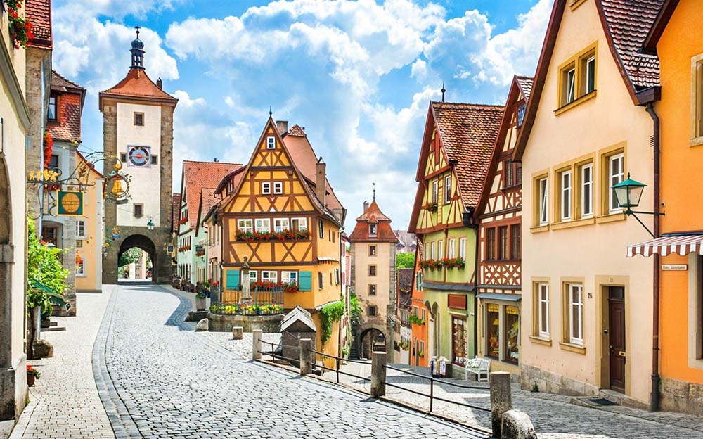 Exploring the medieval charm of Rothenburg ob der Tauber