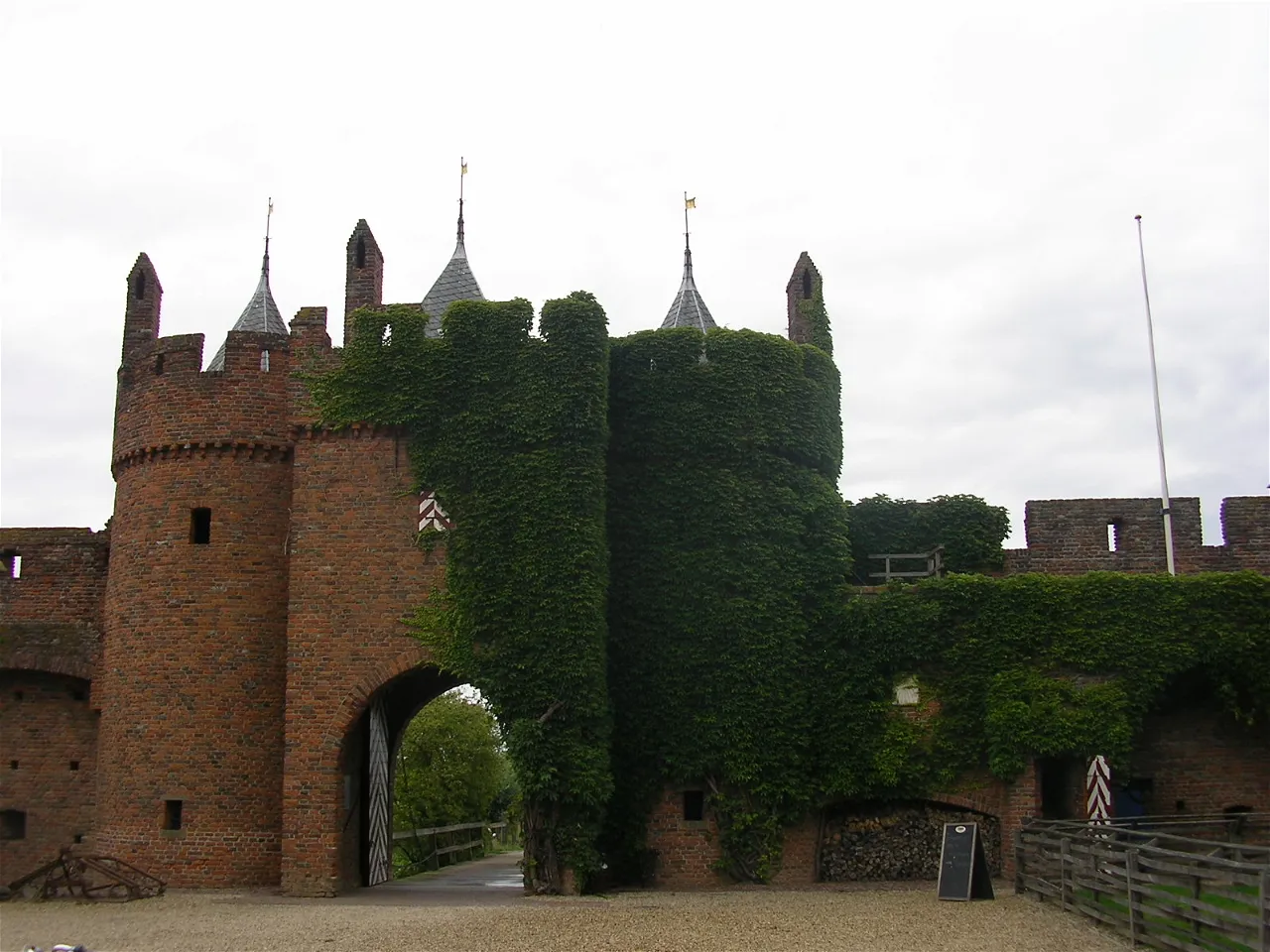 Doornenburg Castle